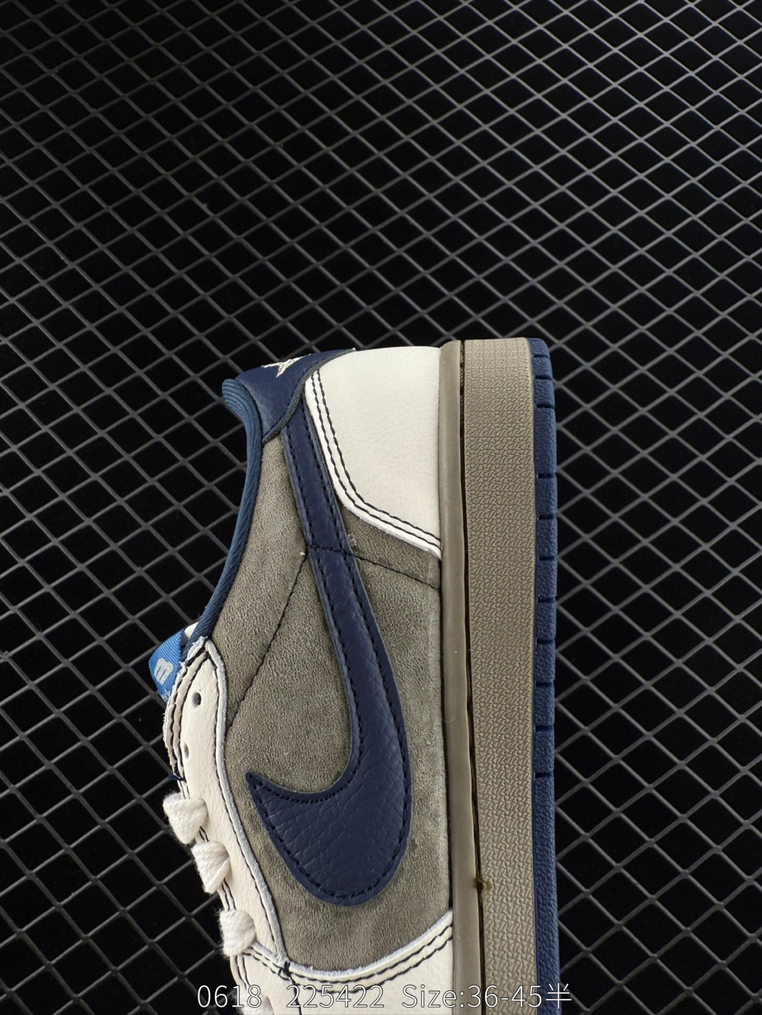 Travis Scott x Air Jordan 1 ” Reverse Mocha “